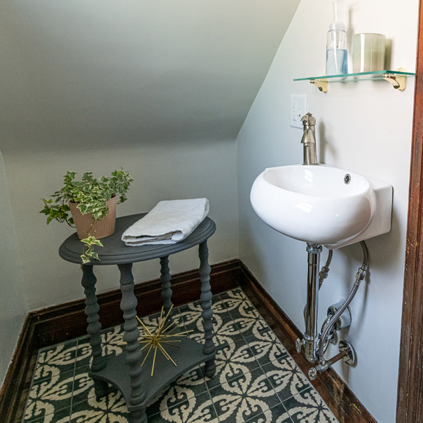Picture of Pedestal Sink